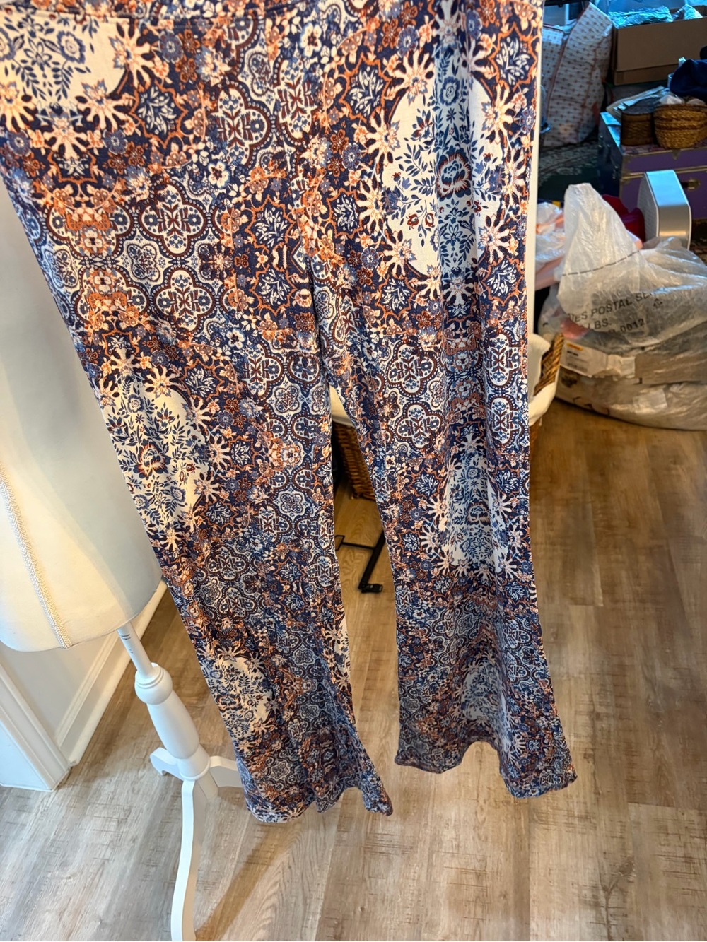 American Eagle Outfitters Boho Tile-Print Flare Pants in Blue & Brown